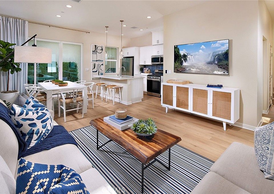 1st image of 4456 S Fairmount Paseo