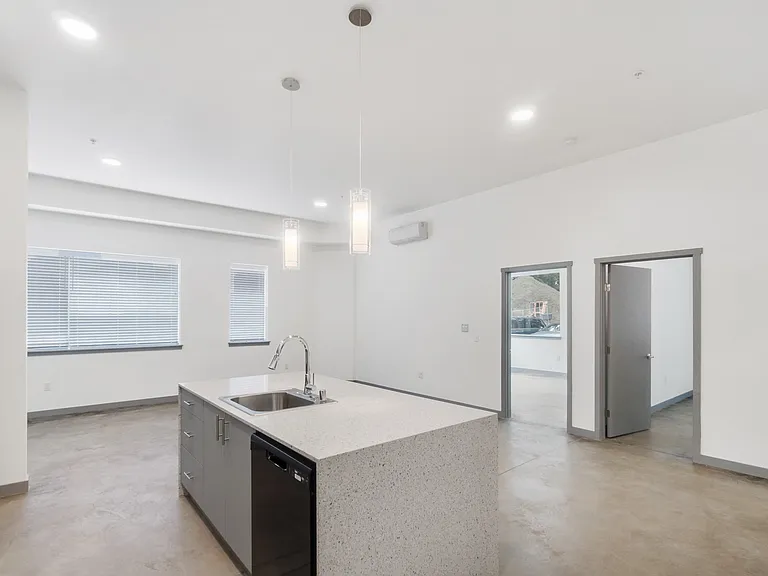 Serenity Apartments — Photo 120