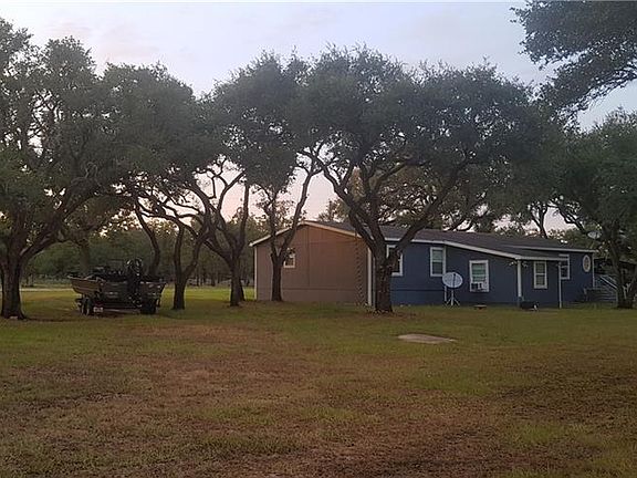 3rd image of 623 Crockett Dr