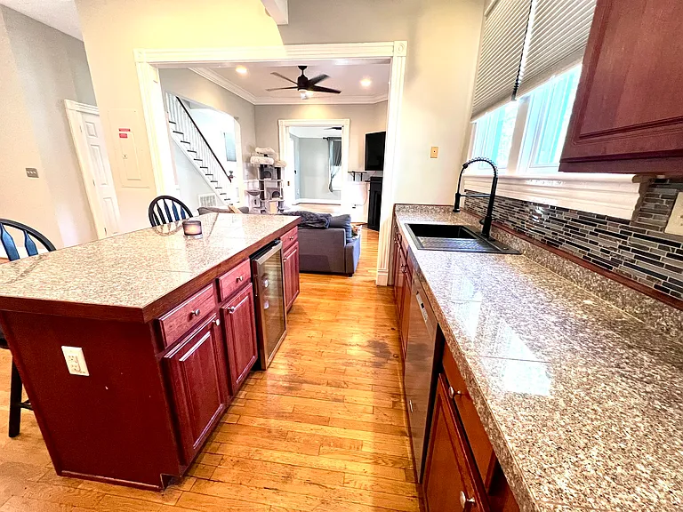 1522 Barron St — Photo 16