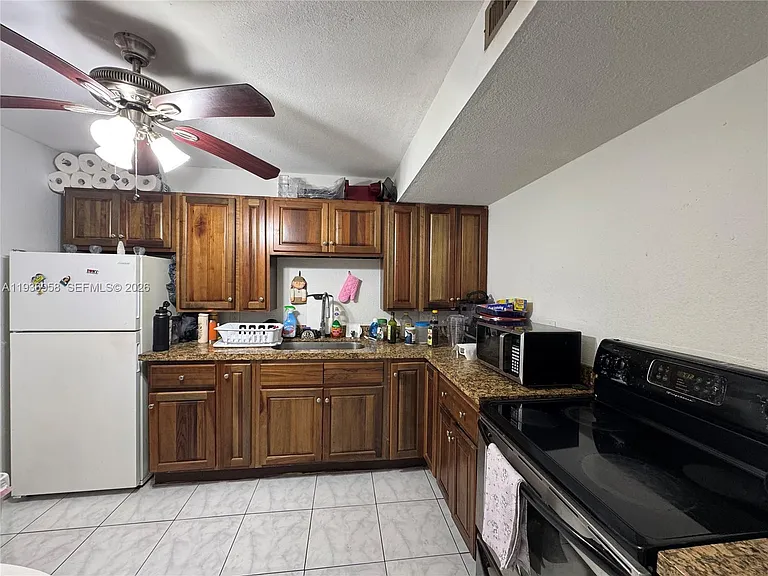 2821 N Miami Beach Blvd #5P — Photo 5