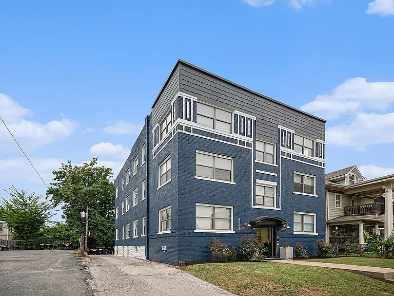 4042 Harrison St — Photo 13