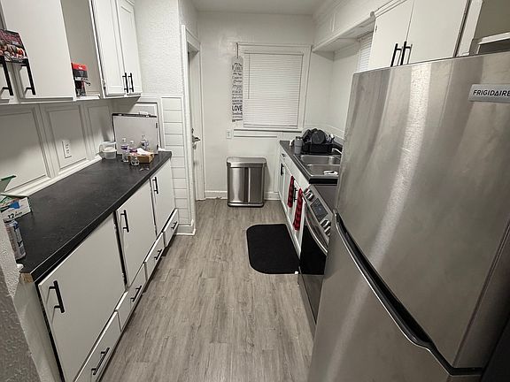 3rd image of 1036 Clay St