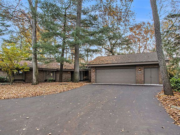 2nd image of 7687 W Saint Andrews Cir