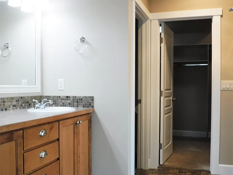 1505 E Daylesford Dr — Photo 14