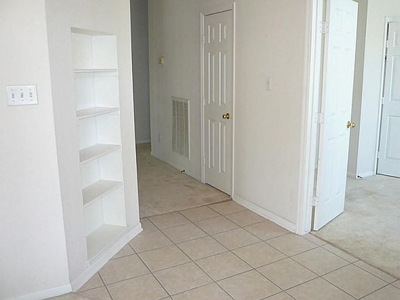 3rd image of 13202 Thornville Ln