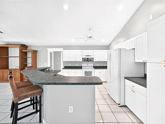 5th image of 815 20th Ave
