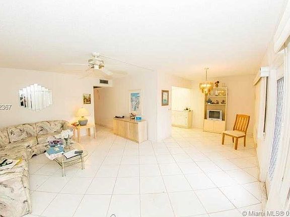 4th image of 3037 Lyndhurst J #3037