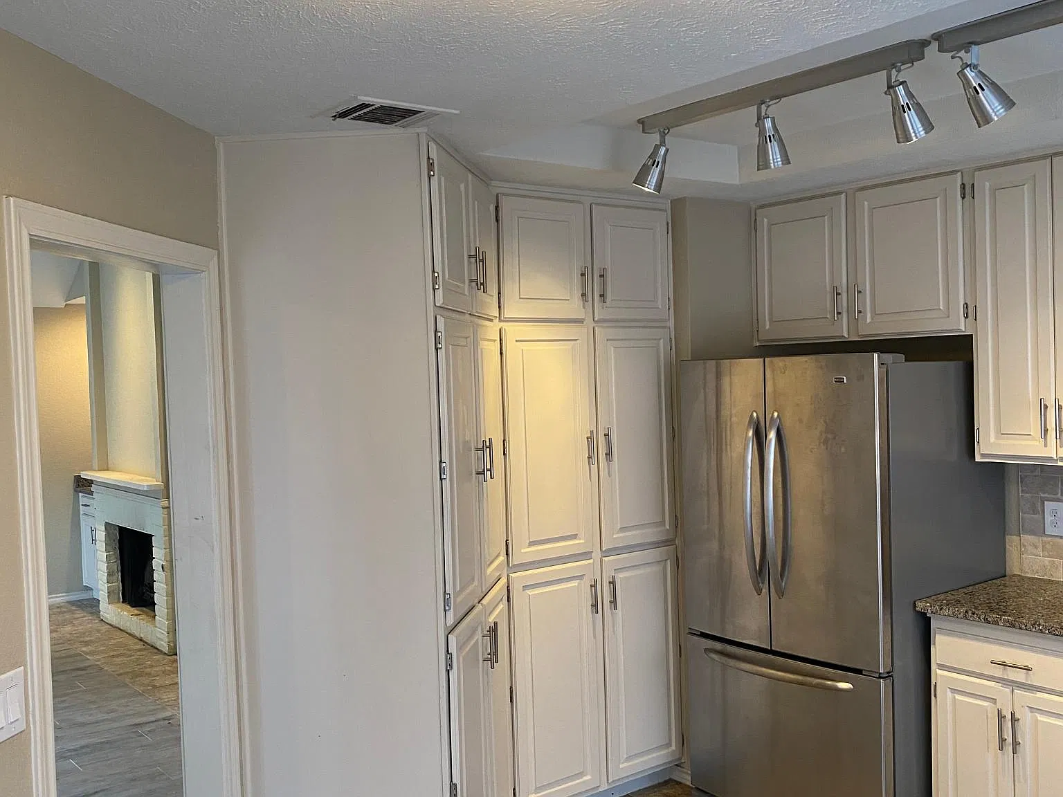 4107 Rush Cir — Photo 4
