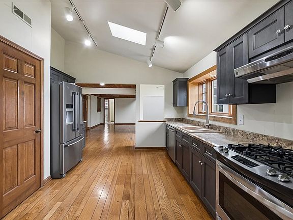 3rd image of 1858 Princeton Cir