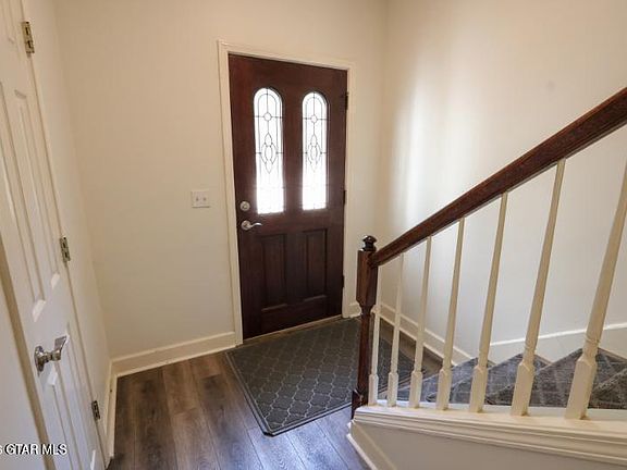 3rd image of 219 Waverly Dr