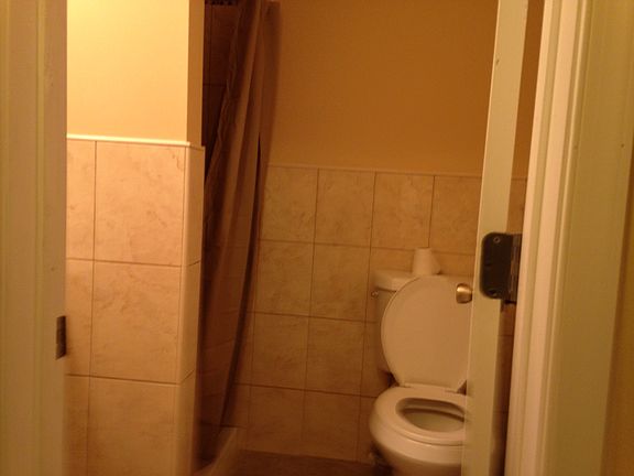 3rd image of 20 W Rockland St