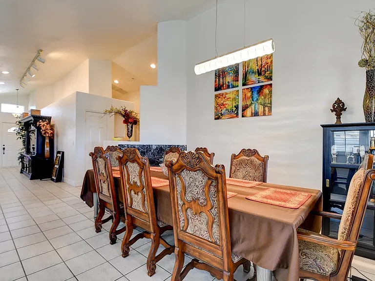 7365 Tamarind Ave — Photo 23