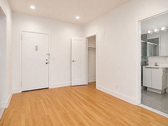 4th image of 213 E 37th St #5A