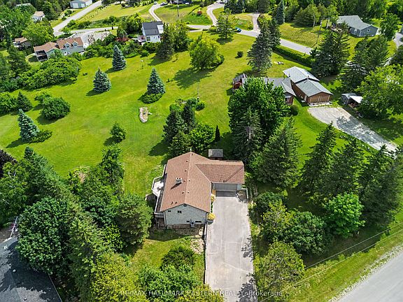 5th image of 473 Sunset Cres