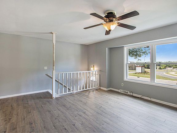 4th image of 827 Idaho Ave
