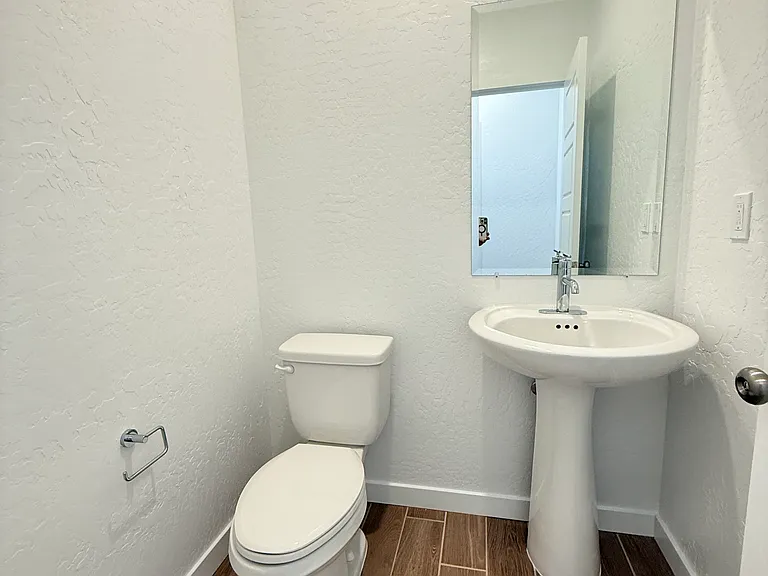 2287 N Preuss Ave — Photo 10