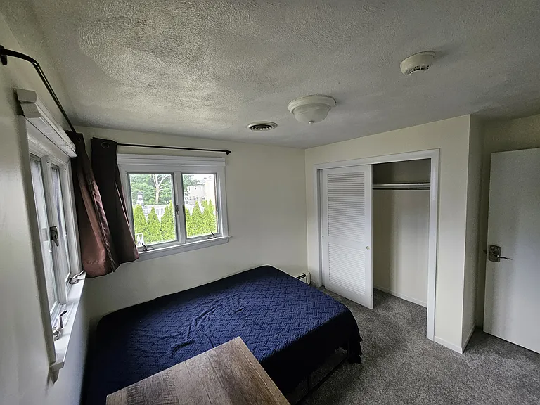 100 Michael Dr — Photo 3