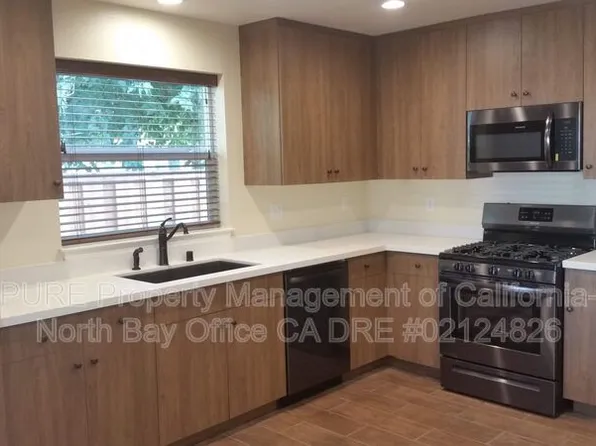 131 Arlington Dr, Petaluma, CA 94952