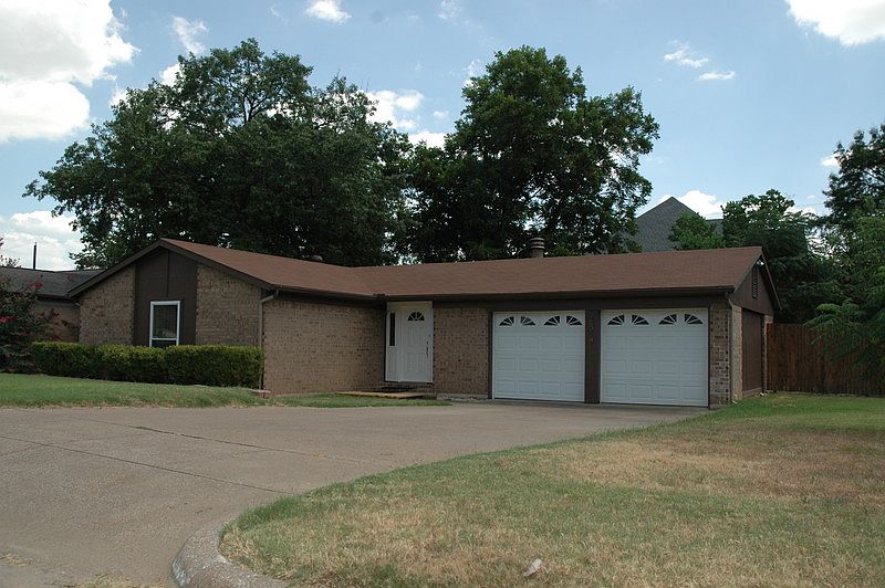 1st image of 4814 French Wood Dr