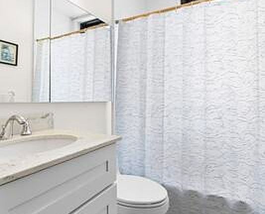 4th image of 301 E 87th St APT 20F