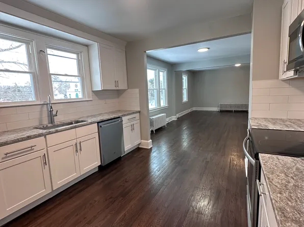 48 Old West High St #2, East Hampton, CT 06424