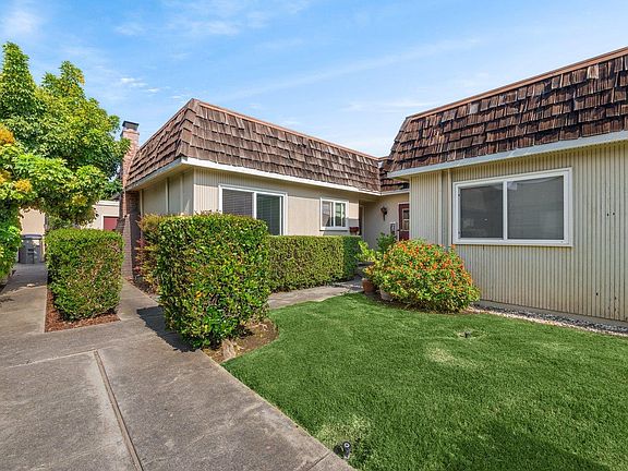 4th image of 1349 Essex Way