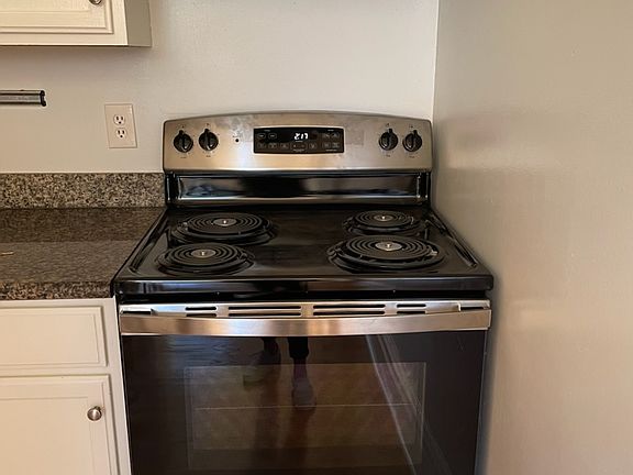 5th image of 1109 Oak St APT 3