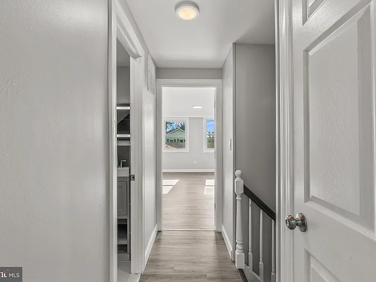 12 Holbrook Ln — Photo 23