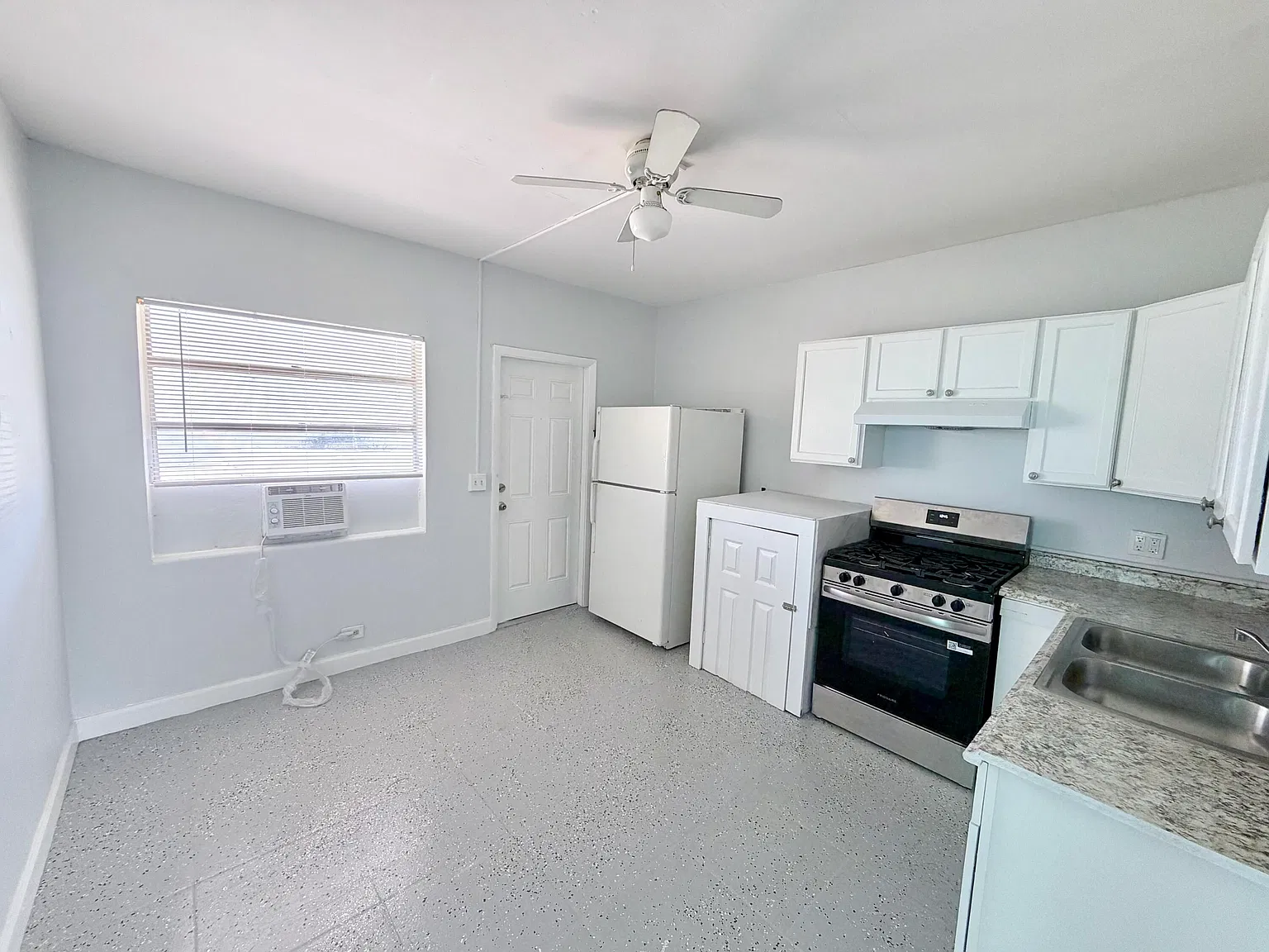 2 bed, 1.0 bath, 700 sqft, $1,650 — Photo 4