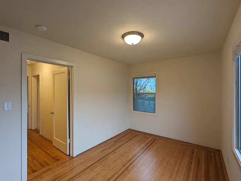 2038-2042 Hearst Avenue — Photo 16