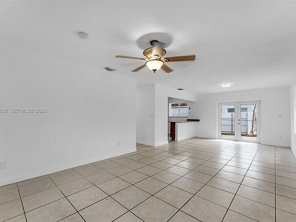 5th image of 11611 SW 184th St