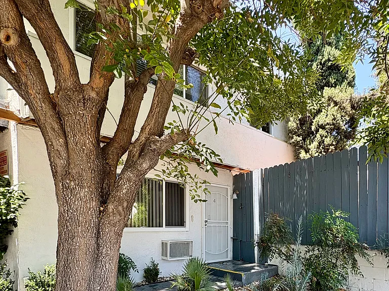 5655 Halbrent Ave #8 — Photo 1