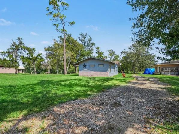 3315 Saint Anne St, Liverpool, TX 77577