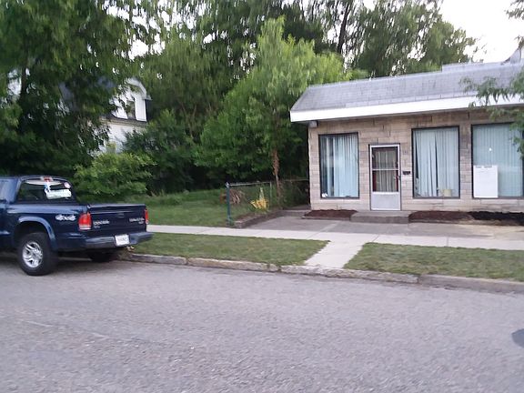 2nd image of 132 N Grant Ave