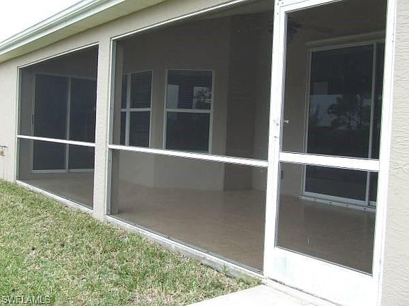 4th image of 925 NE 37th Ter