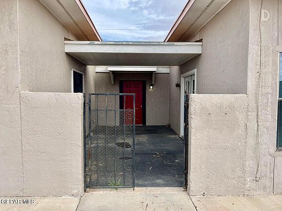 2nd image of 10421 Ashwood Dr APT C
