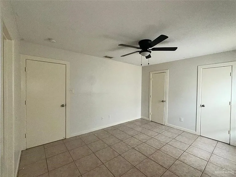 800 W Bronze Dr #1 — Photo 11