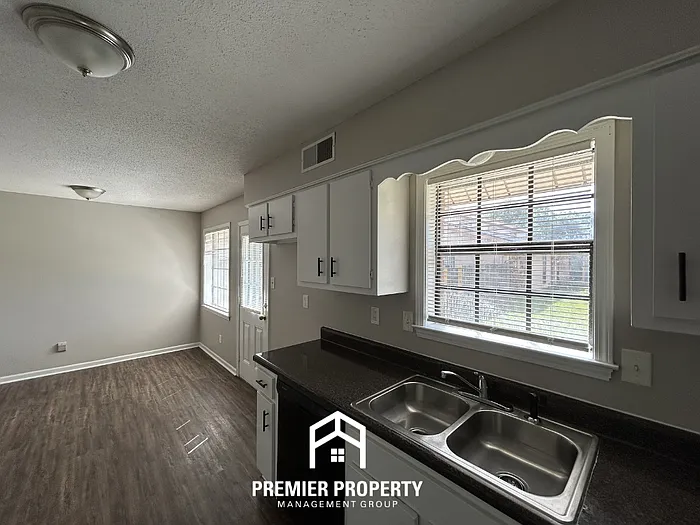 7429 Palgrave Ln — Photo 5
