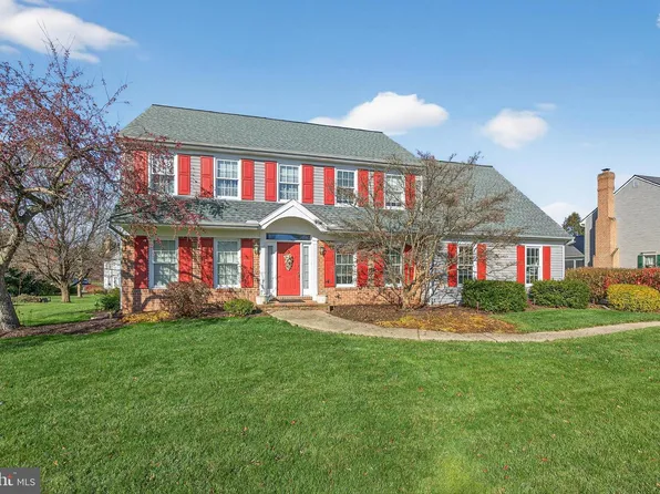 35 Old Post Ln, Lititz, PA 17543