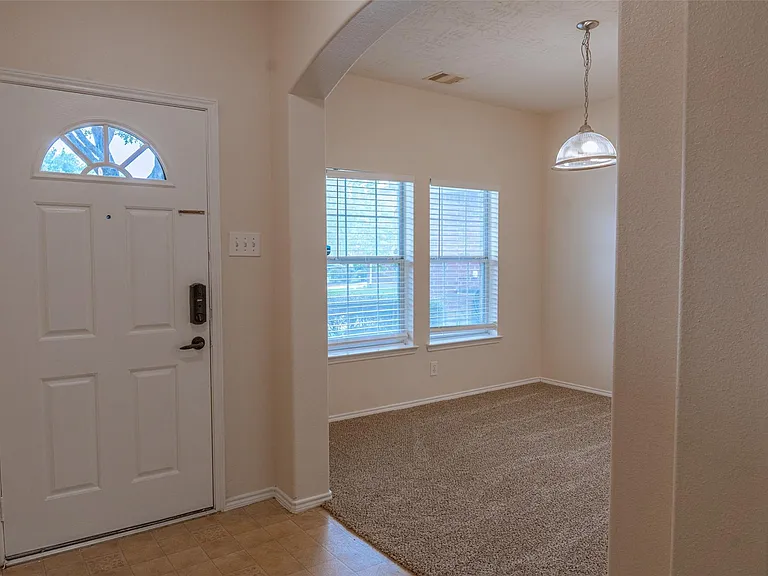 1902 Vernal Glen Cir — Photo 6