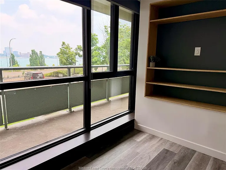 111 Riverside Dr E #215 — Photo 14