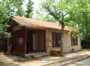 228 Botts St, Gonzales, TX 78629