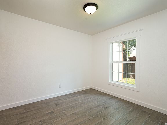 5th image of 12027 Ashrock Ct