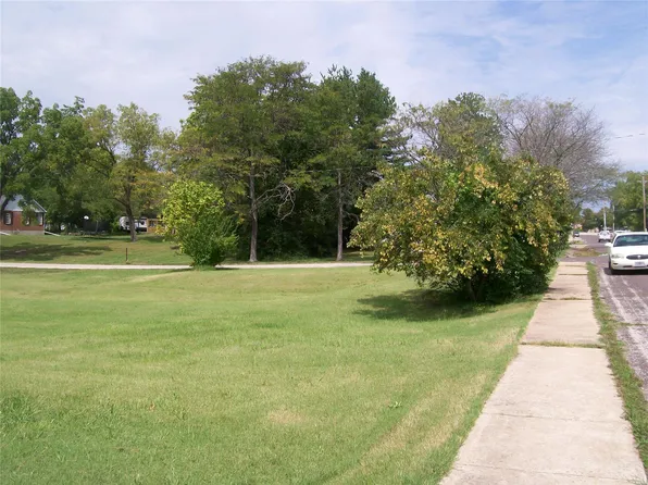 303 Taylor St, Sullivan, MO 63080