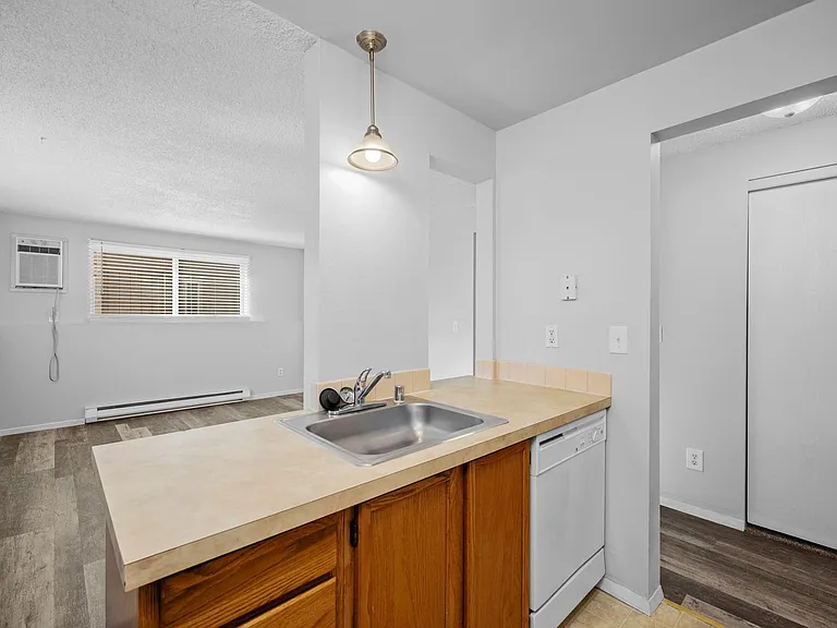 MOVE IN SPECIAL! 50% OFF SECOND MONTHS RENT - THE SHARP APARTMENTS! — Photo 33