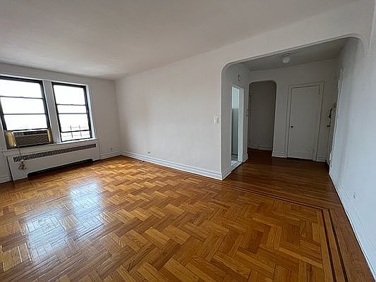 4th image of 63-50 Wetherole St #6M