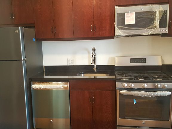 3rd image of 24 W 125th St APT 21