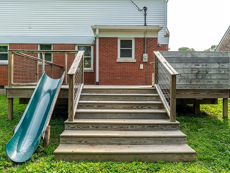 1022 Della Dr — Photo 31