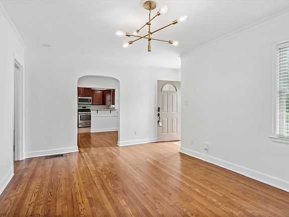 5th image of 3592 Mimosa Ave